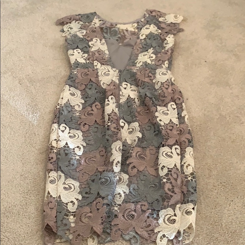 Dress - Picture 4 of 5